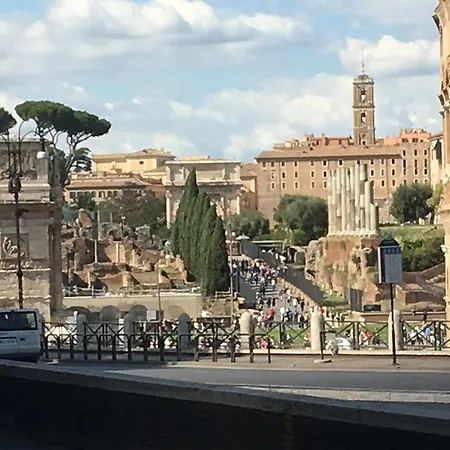 Apartment Delightful 100 Meters From The Colosseum *