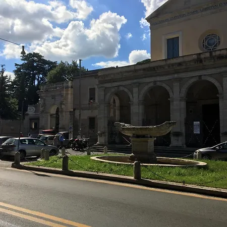 Delightful 100 Meters From The Colosseum