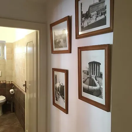 Delightful 100 Meters From The Colosseum Rome