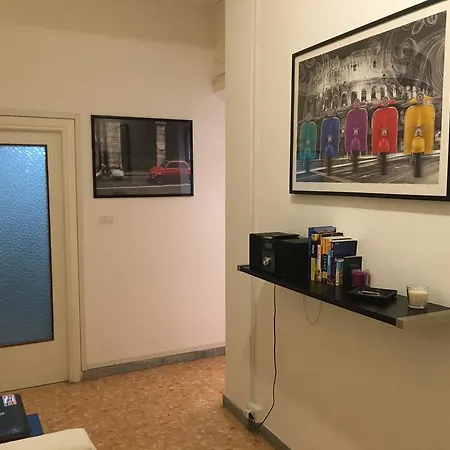 Apartment Delightful 100 Meters From The Colosseum Rome