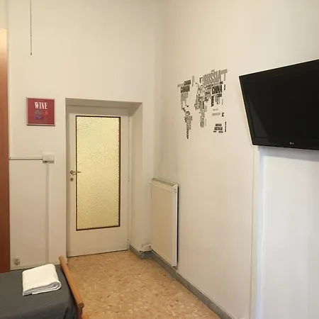 Apartment Delightful 100 Meters From The Colosseum Rome